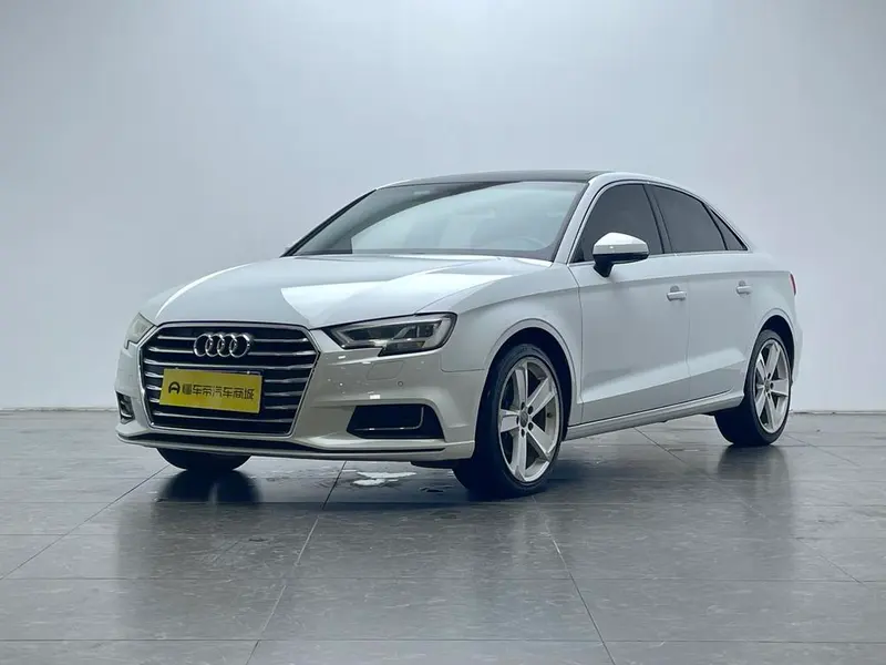 Audi A3 30 Version Limousine 35 TFSI Style Version, 2018 — фото 1
