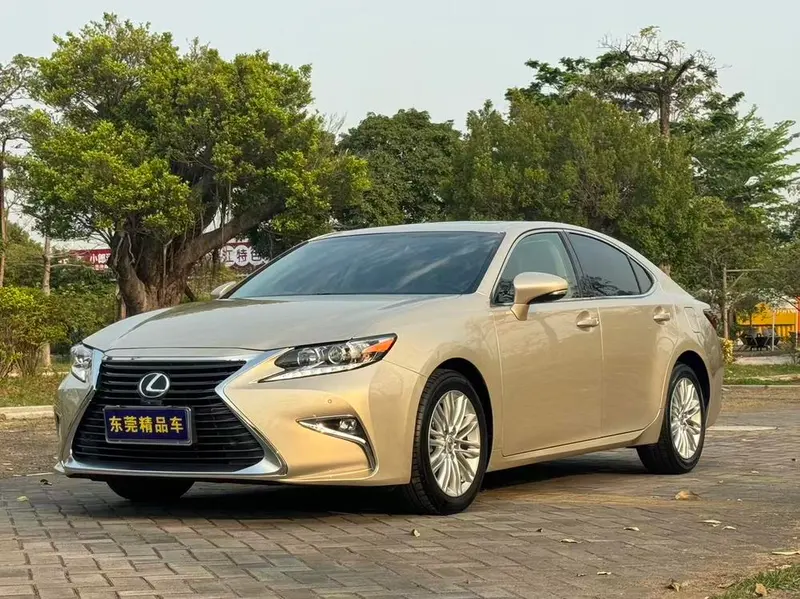 Lexus ES 200 Elite Edition, 2015 — фото 1