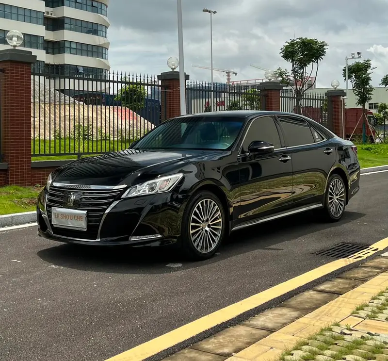 Toyota Crown, 2018