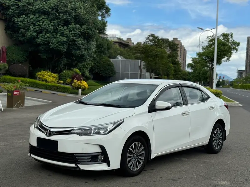 Toyota Corolla Facelift 1.2T S-CVT GL CN6, 2017 — фото 1