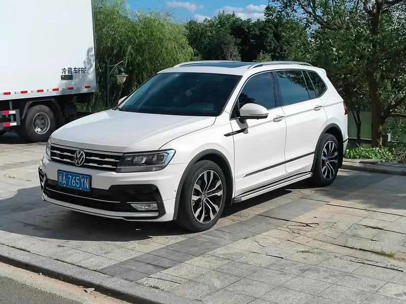 Volkswagen Tiguan L 330TSI Auto 2WD R-Line Edition, 2021 — фото 1