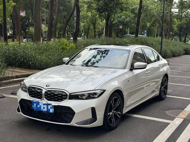 BMW 3-Series, 2023