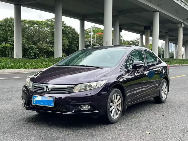 Honda Civic Anniversary 1.8L Auto Luxury Edition, 2013 — фото 1