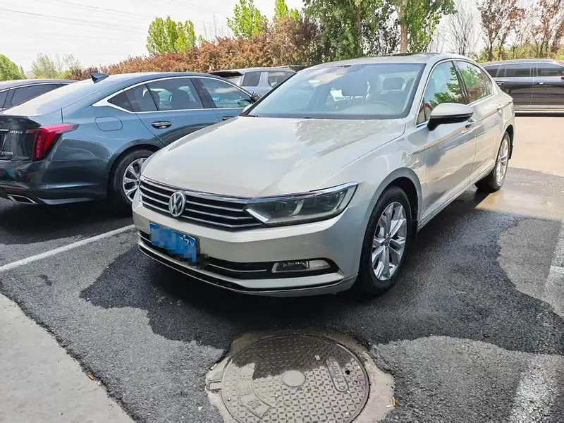 Volkswagen Magotan 330TSI DSG Luxury Version, 2018 — фото 1