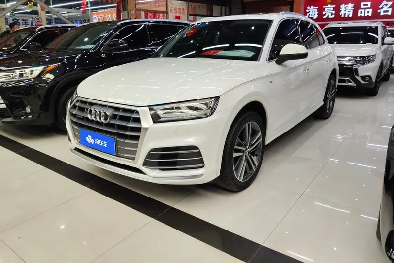 Audi Q5L, 2020