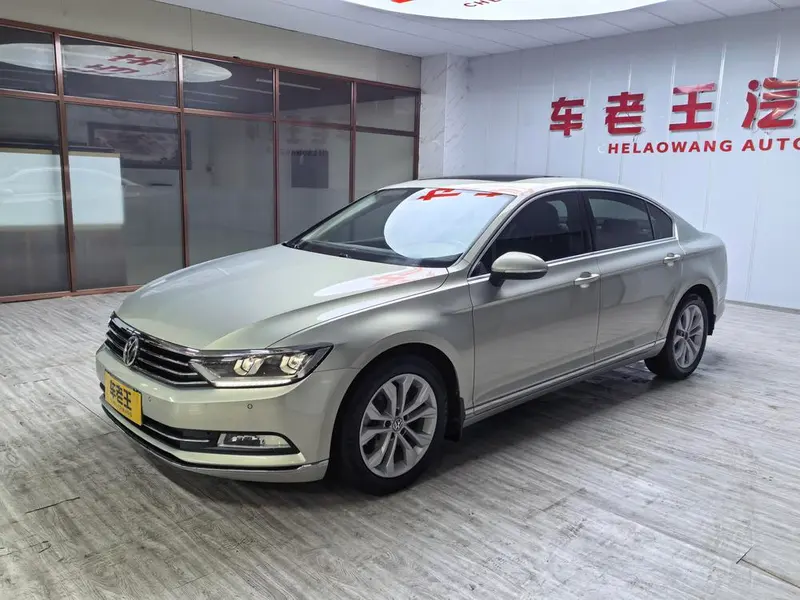 Volkswagen Magotan 330TSI DSG Luxury Version, 2017 — фото 1