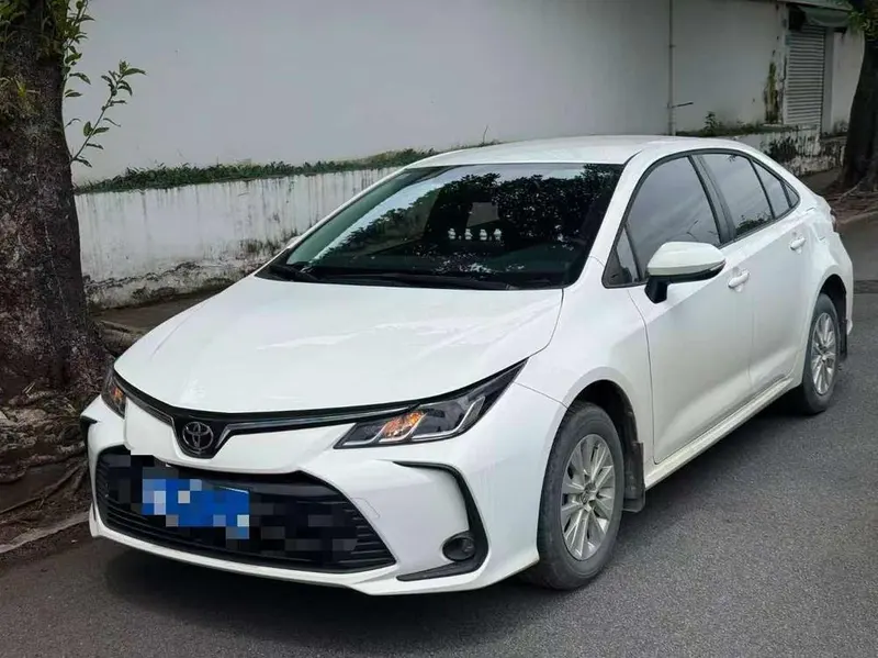 Toyota Corolla 1.2T S-CVT PLUS Edition, 2022 — фото 1