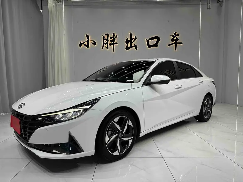 Hyundai Elantra, 2022