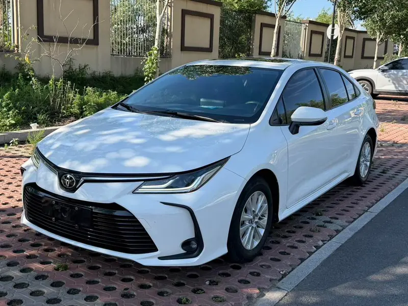 Toyota Corolla 1.5L CVT Elite Edition, 2021 — фото 1