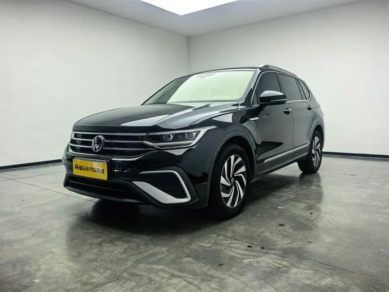 Volkswagen Tiguan L 330TSI Auto 2WD Smart Edition, 2022 — фото 1