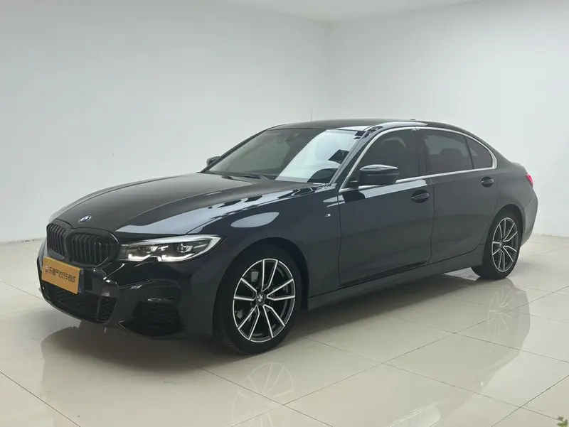 BMW 3-Series, 2022