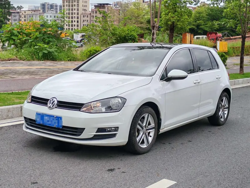 Volkswagen Golf 1.6L Auto Comfort Version, 2015 — фото 1