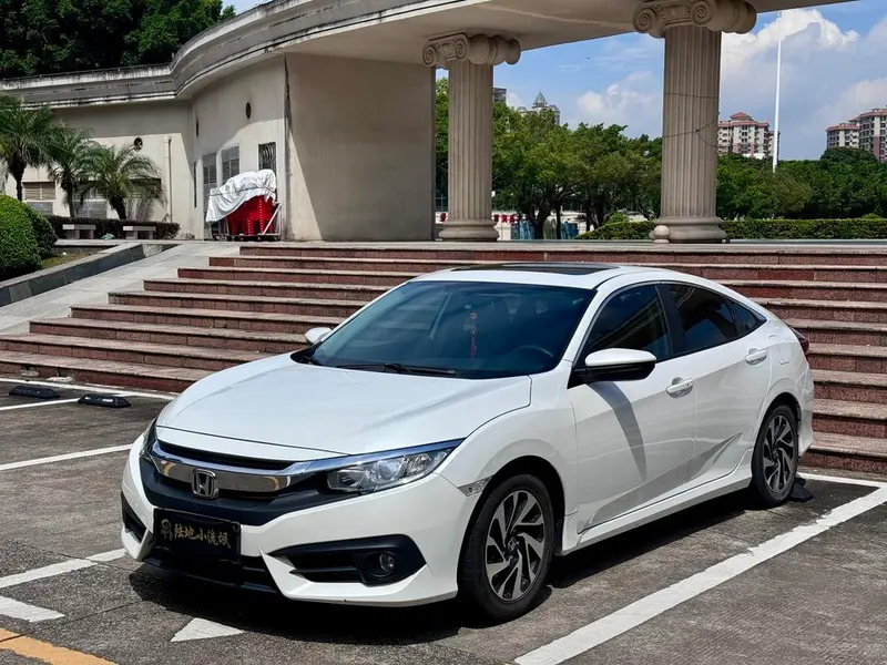 Honda Civic 220TURBO CVT Luxury Edition, 2016 — фото 1