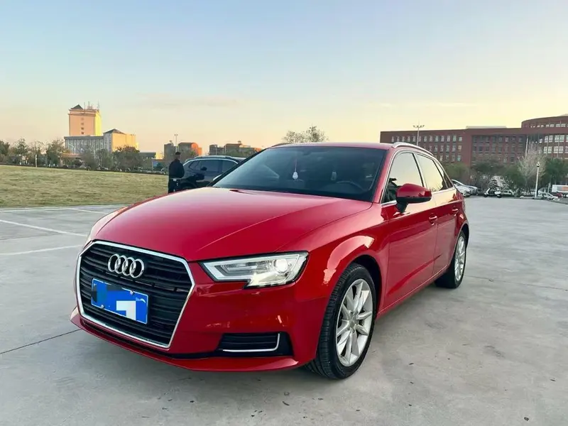 Audi A3 30 Version Sportback 35 TFSI Version, 2018 — фото 1