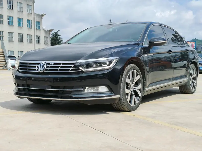 Volkswagen Magotan 330TSI DSG Premium Version, 2018 — фото 1