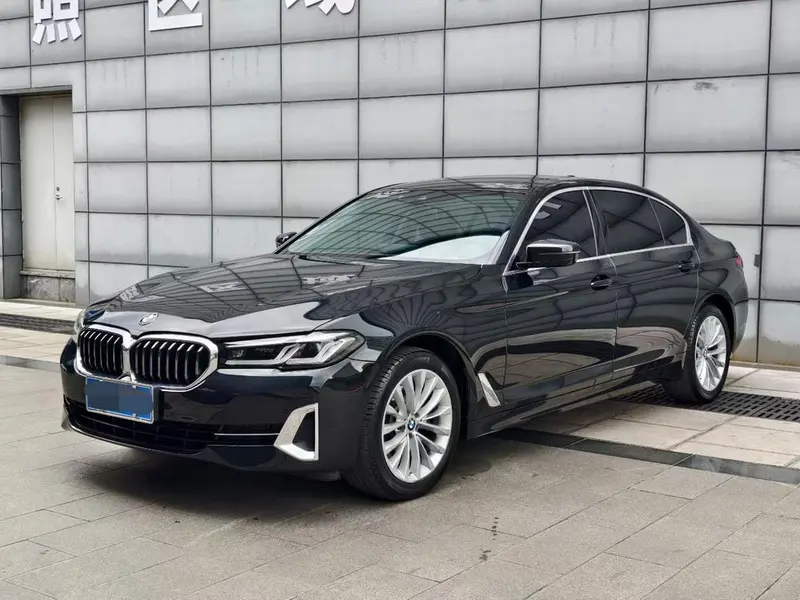 BMW 5-Series, 2022