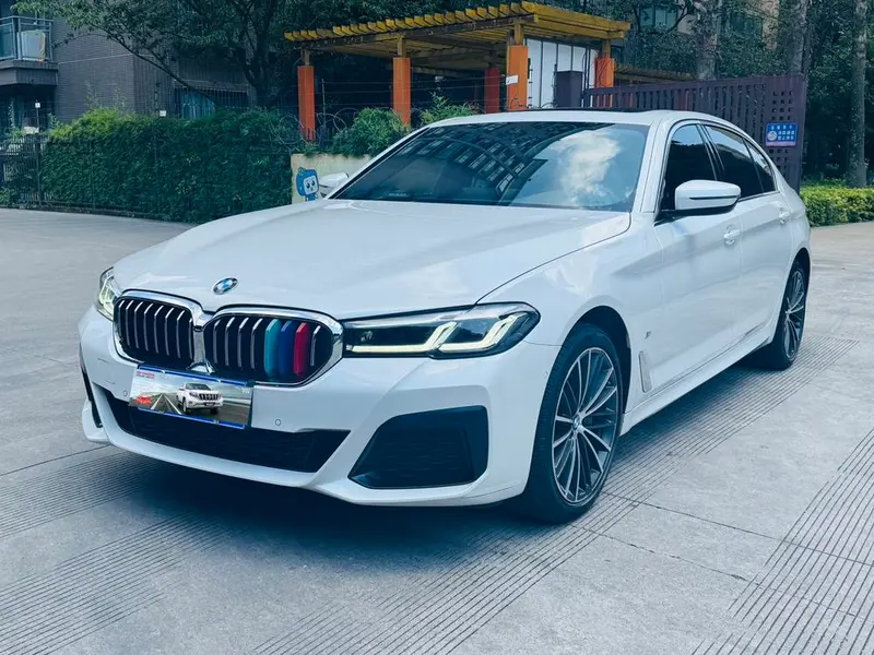 BMW 5-Series, 2022