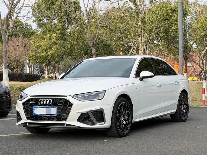 Audi A4L 40 TFSI Fashion Version, 2022 — фото 1