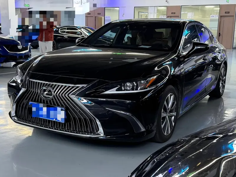 Lexus ES 200 Edition CN6, 2020 — фото 1