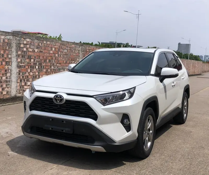 Toyota RAV4 2.0L CVT 2WD Style Edition, 2022 — фото 1
