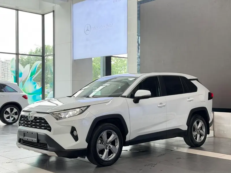 Toyota RAV4 2.0L CVT 4WD Style PLUS Edition, 2022 — фото 1