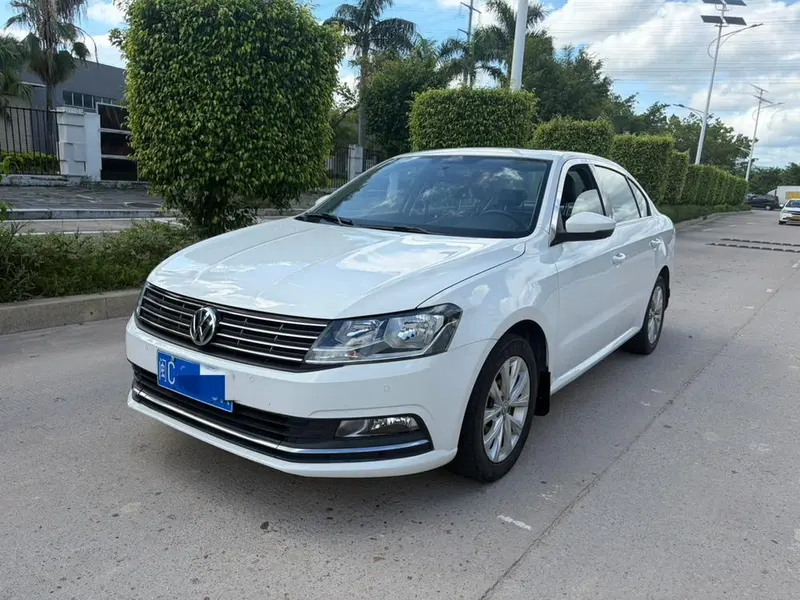 Volkswagen Lavida 1.6L Auto Comfort Edition, 2015 — фото 1