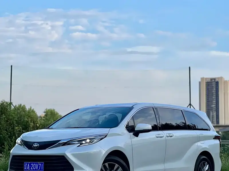 Toyota Sienna, 2024