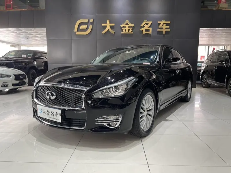 Infiniti Q70 Q70L 2.5L Joy Edition, 2017 — фото 1