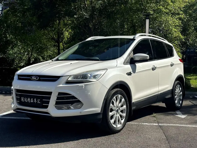 Ford Kuga, 2015