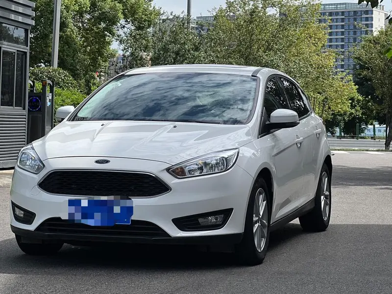 Ford Focus Classic Edition Hatchback 1.6L Auto Comfort Version Edition, 2018 — фото 1