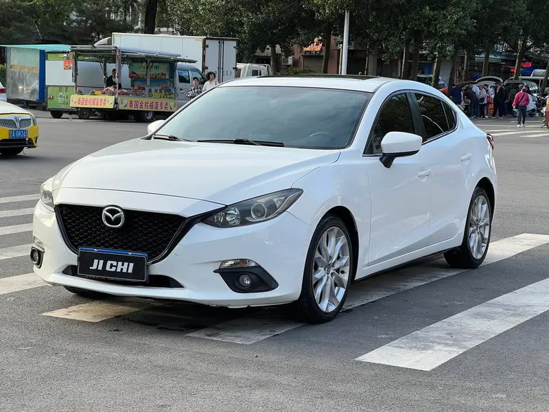 Mazda 3 Axela, 2016