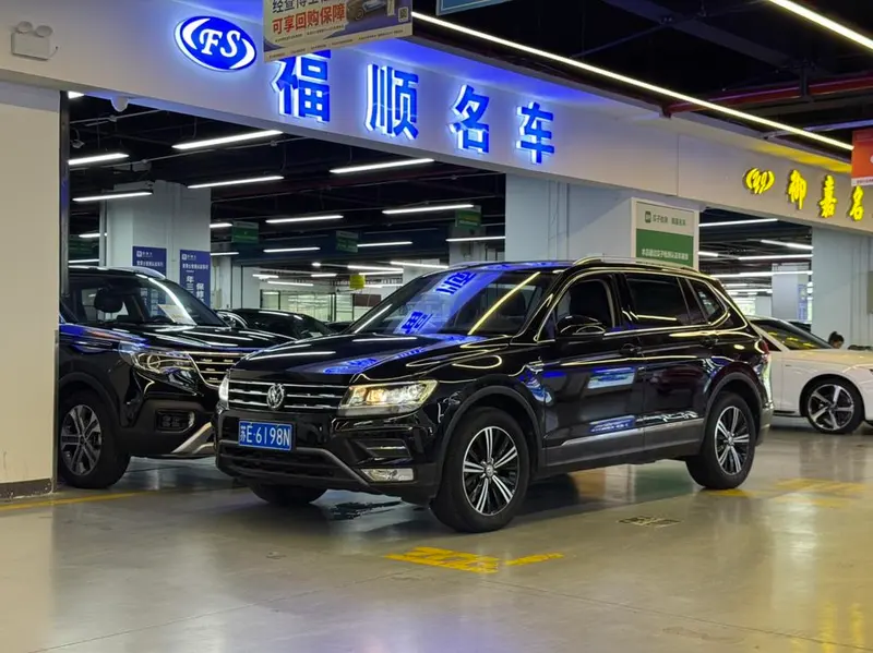 Volkswagen Tiguan L 330TSI Auto 2WD Panoramic Comfort Edition CN6, 2020 — фото 1