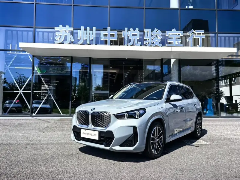BMW iX1, 2025