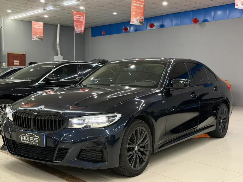 BMW 3-Series, 2022