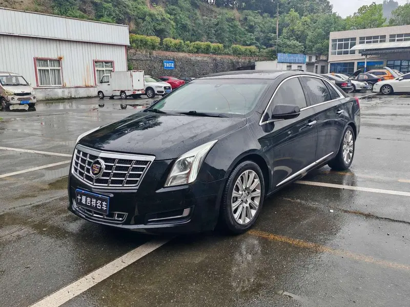 Cadillac XTS, 2013