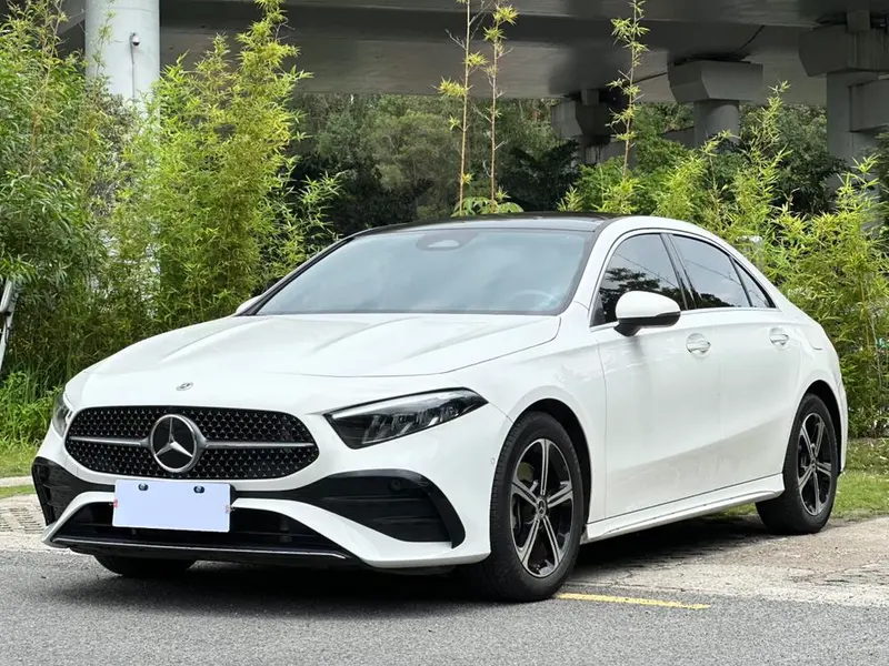 Mercedes-Benz A-Class A 200 L Sport Fashion Edition, 2023 — фото 1
