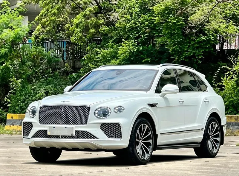 Bentley Bentayga 4.0T V8, 2018 — фото 1