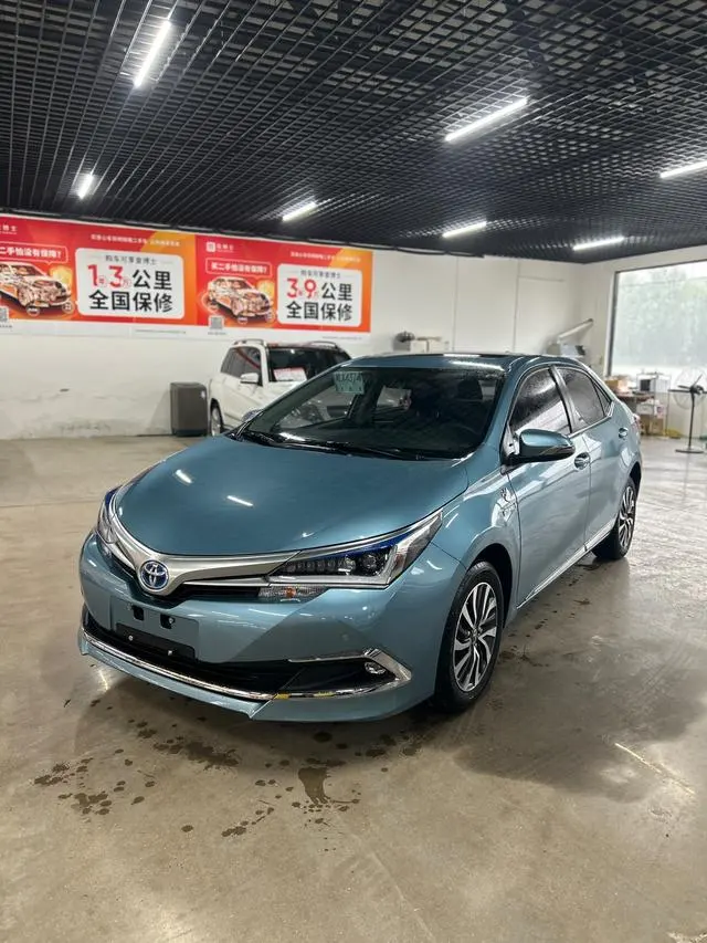Toyota Corolla Dual Engine 1.8L CVT Elite Edition, 2016 — фото 1