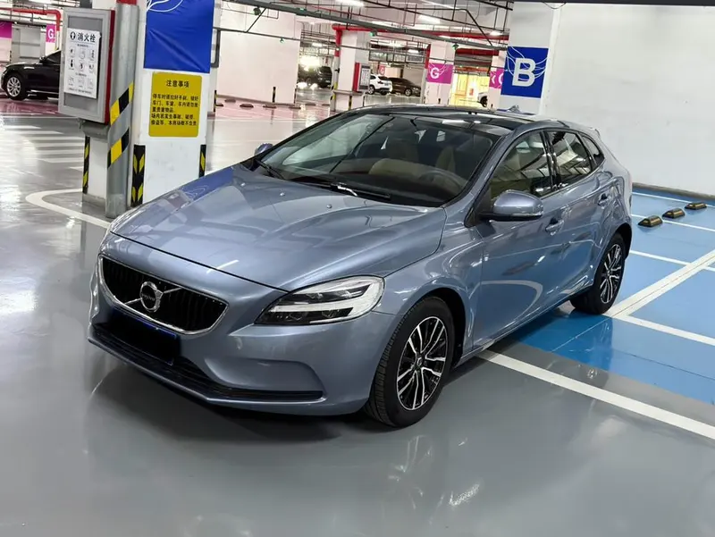 Volvo V40, 2018