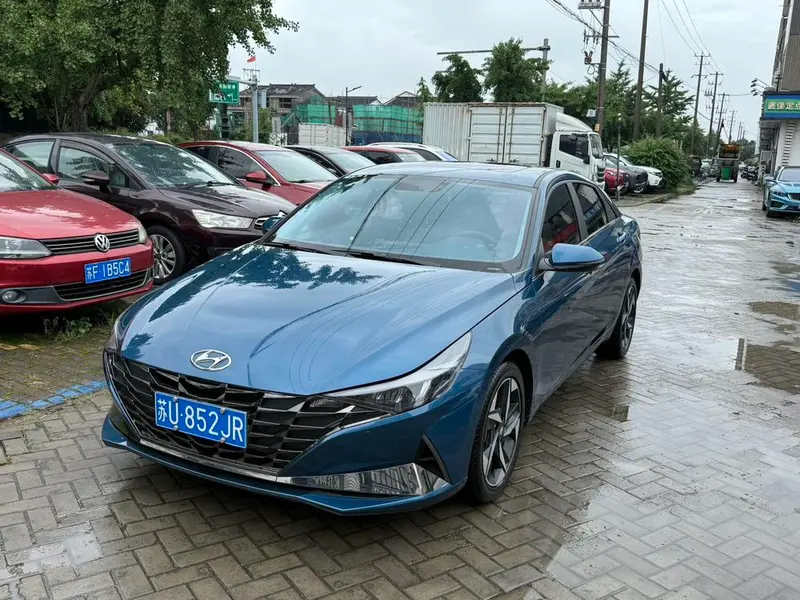 Hyundai Elantra, 2022