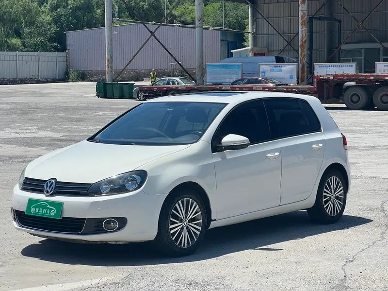 Volkswagen Golf 1.4TSI Auto Luxury Version, 2012 — фото 1