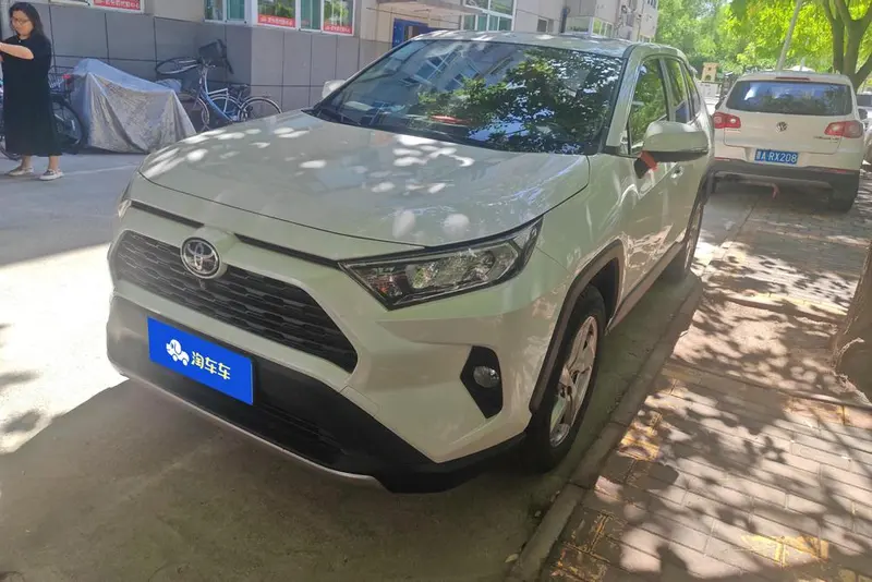 Toyota RAV4 2.0L CVT 4WD Style PLUS Edition, 2022 — фото 1