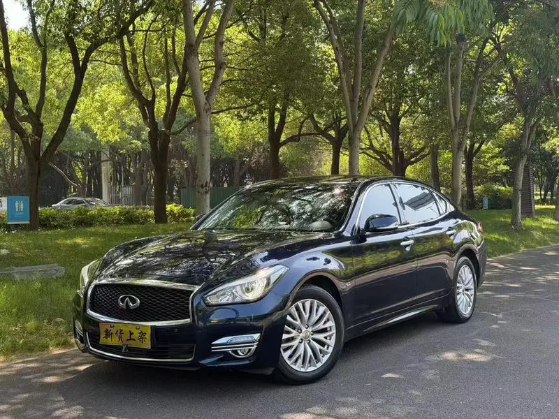 Infiniti Q70 Q70L 2.5L Joy Edition, 2017 — фото 1