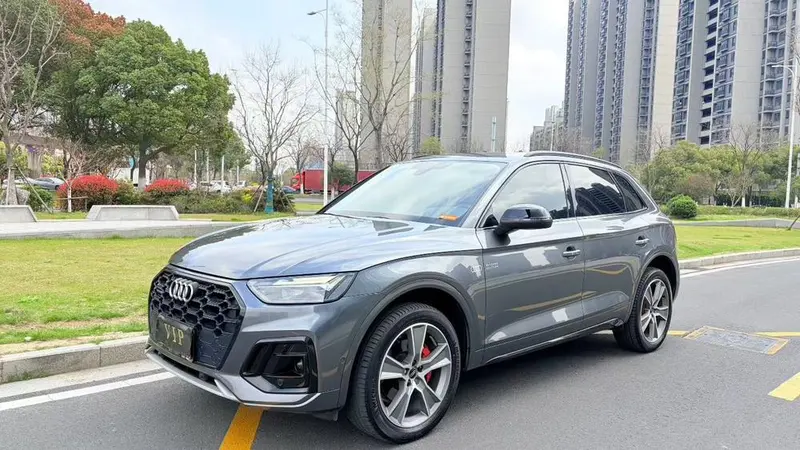 Audi Q5L, 2021