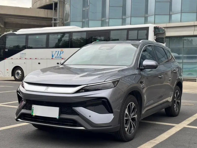 BYD Song Pro DM Smart Drive Edition DM-i 75KM Leading Version, 2025 — фото 1