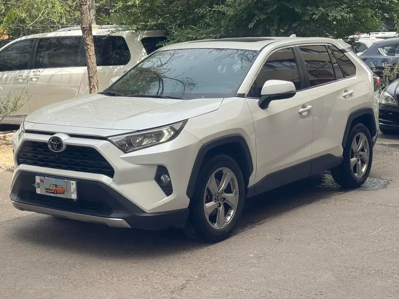 Toyota RAV4 2.0L CVT 4WD Premium Edition, 2021 — фото 1