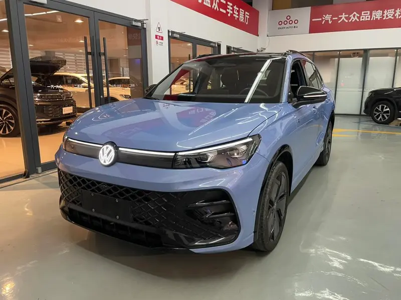 Volkswagen Tiguan L Pro 380TSI 4WD R-Line Premium Edition, 2024 — фото 1
