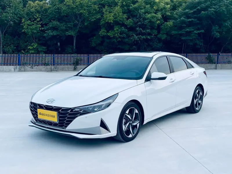 Hyundai Elantra, 2022
