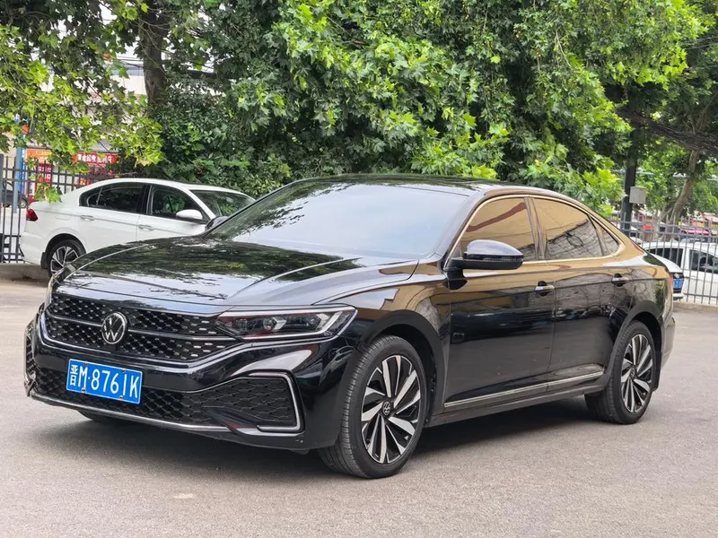 Volkswagen Passat, 2022
