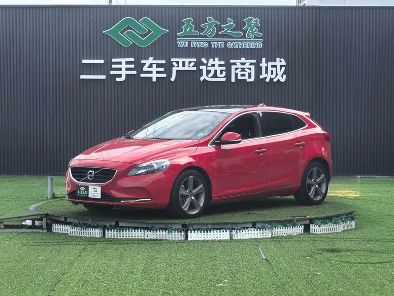 Volvo V40, 2014